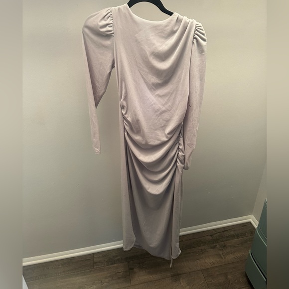 Express dress - Picture 2 of 9